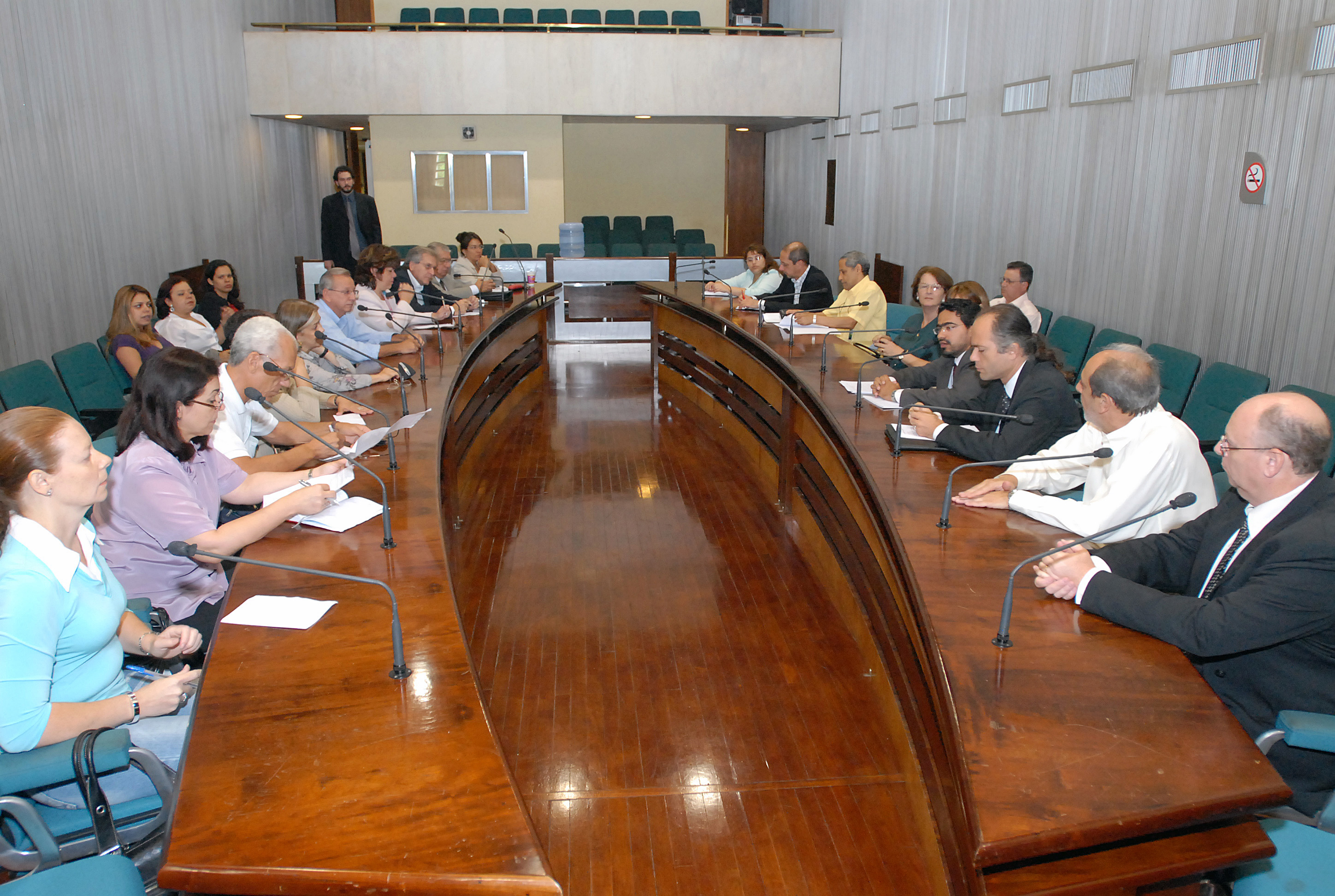 Reunio dos Ouvidores pblicos do Estado de So Paulo na Assemblia<a style='float:right;color:#ccc' href='https://www3.al.sp.gov.br/repositorio/noticia/03-2008/OUVIDORES PUBLICOS MAU_0009.jpg' target=_blank><i class='bi bi-zoom-in'></i> Clique para ver a imagem </a>